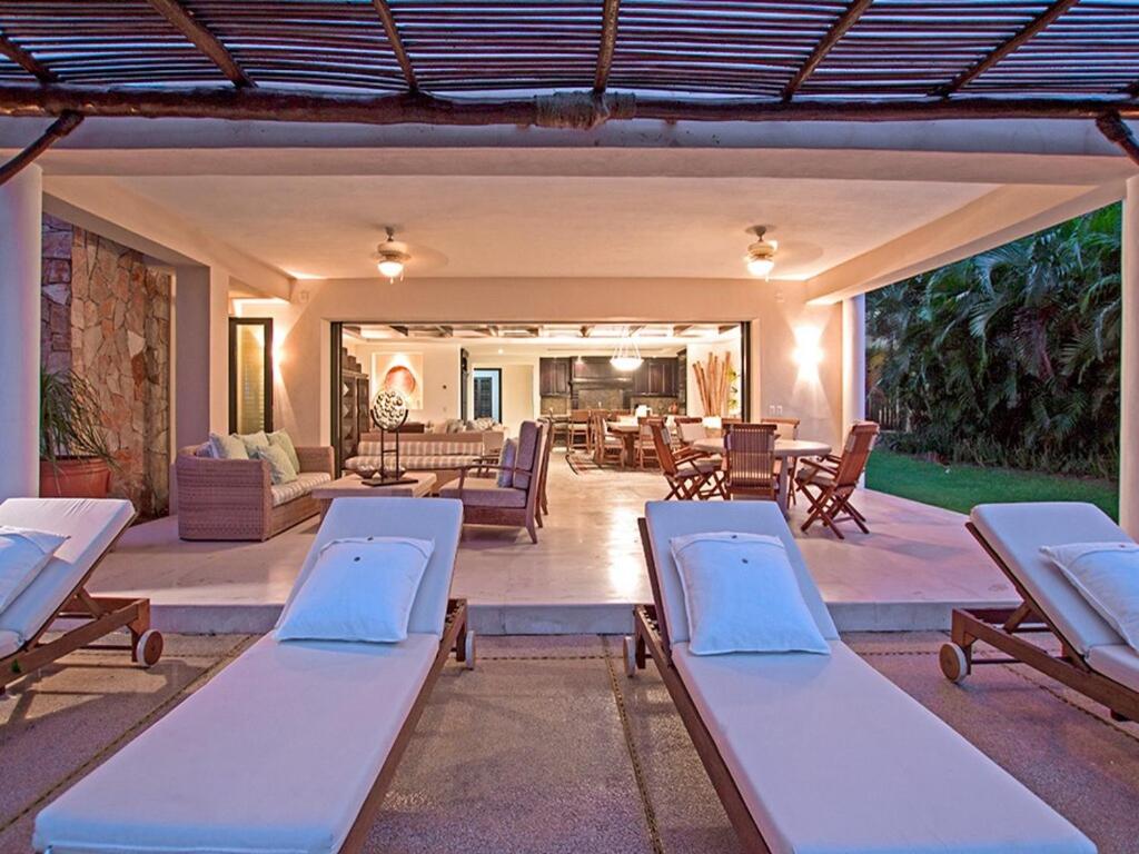 Condo Rosa