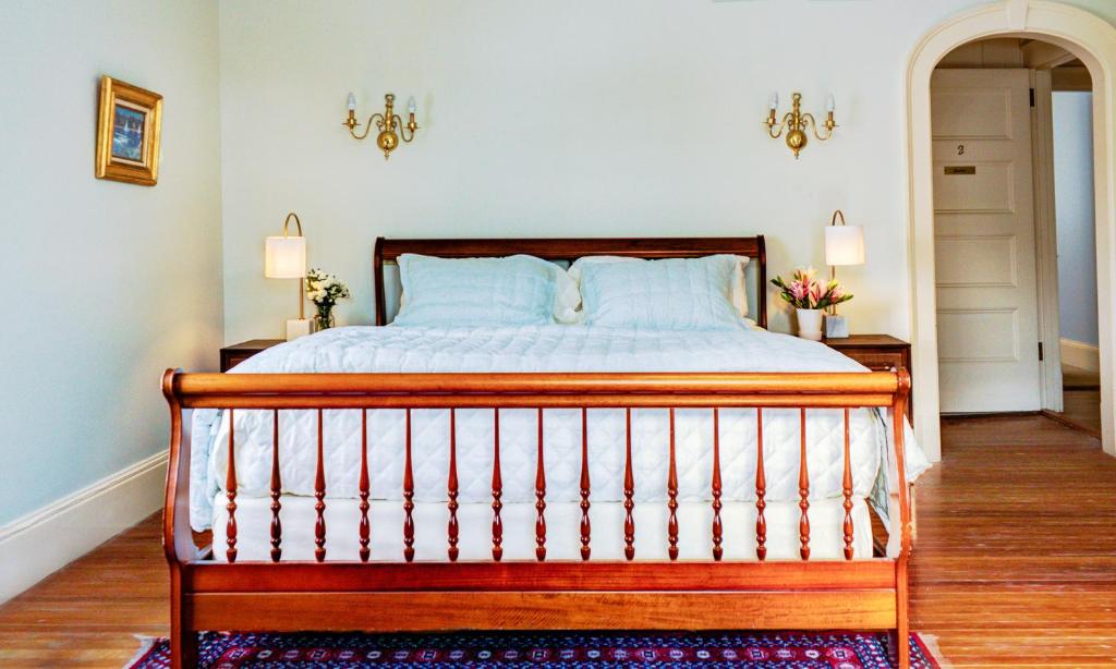 Gateways Inn - King Room