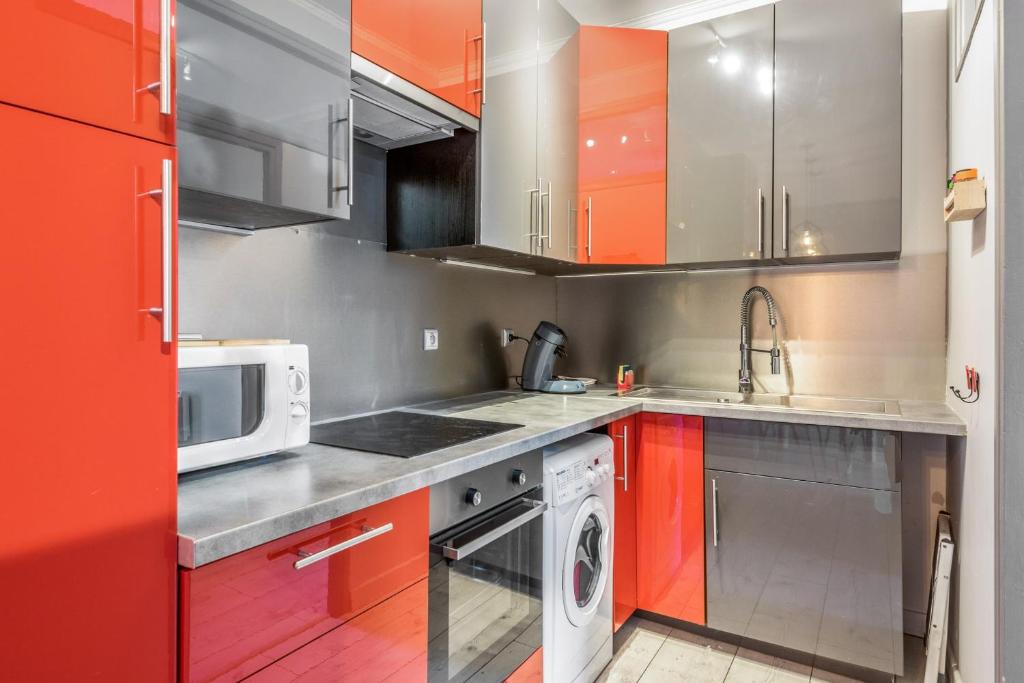 Kuchyňa alebo kuchynka v ubytovaní Appartement Lyret - Welkeys