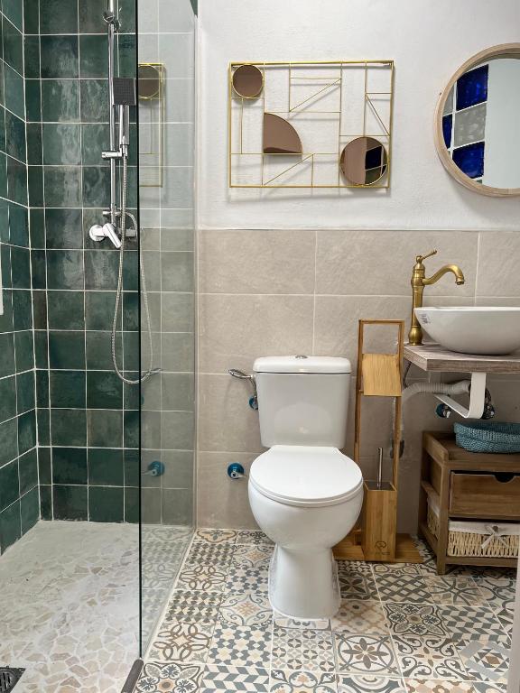 Kúpeľňa v ubytovaní iYOURBASICS Great Apartment Hinestrosa 23 FREE WIFI&AC
