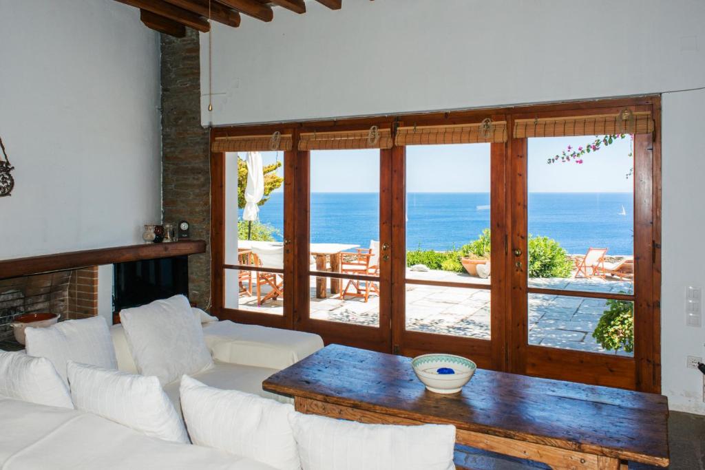 Villa Celestina, Great for Privacy and Seclusion, Chrisopigi – Updated 2024  Prices