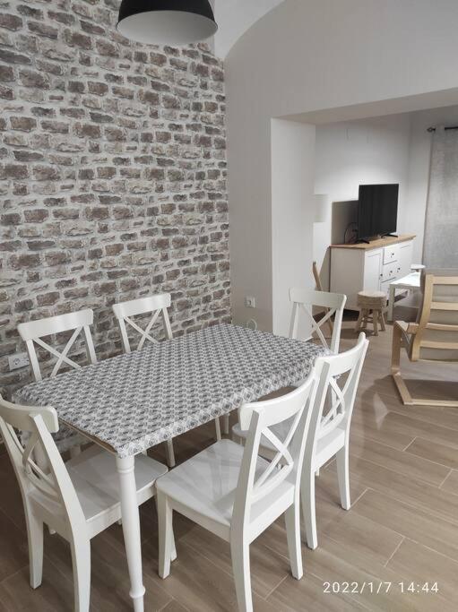 TV a/nebo společenská místnost v ubytování Bonita y amplia casa con patio, en centro ciudad