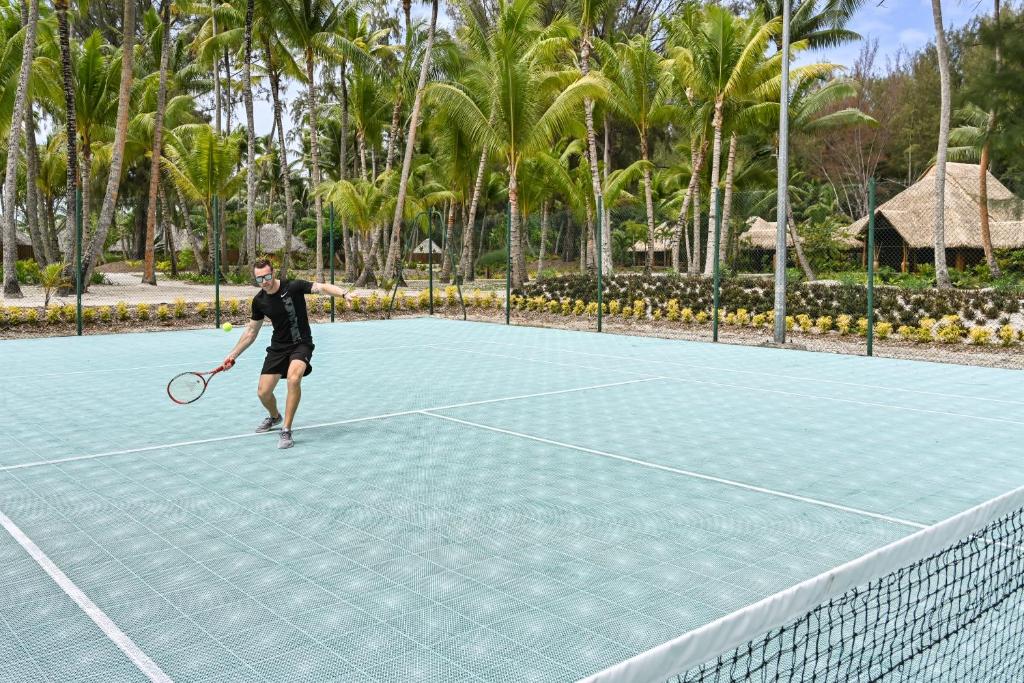Tenis a/nebo squash v ubytování Le Bora Bora by Pearl Resorts nebo okolí