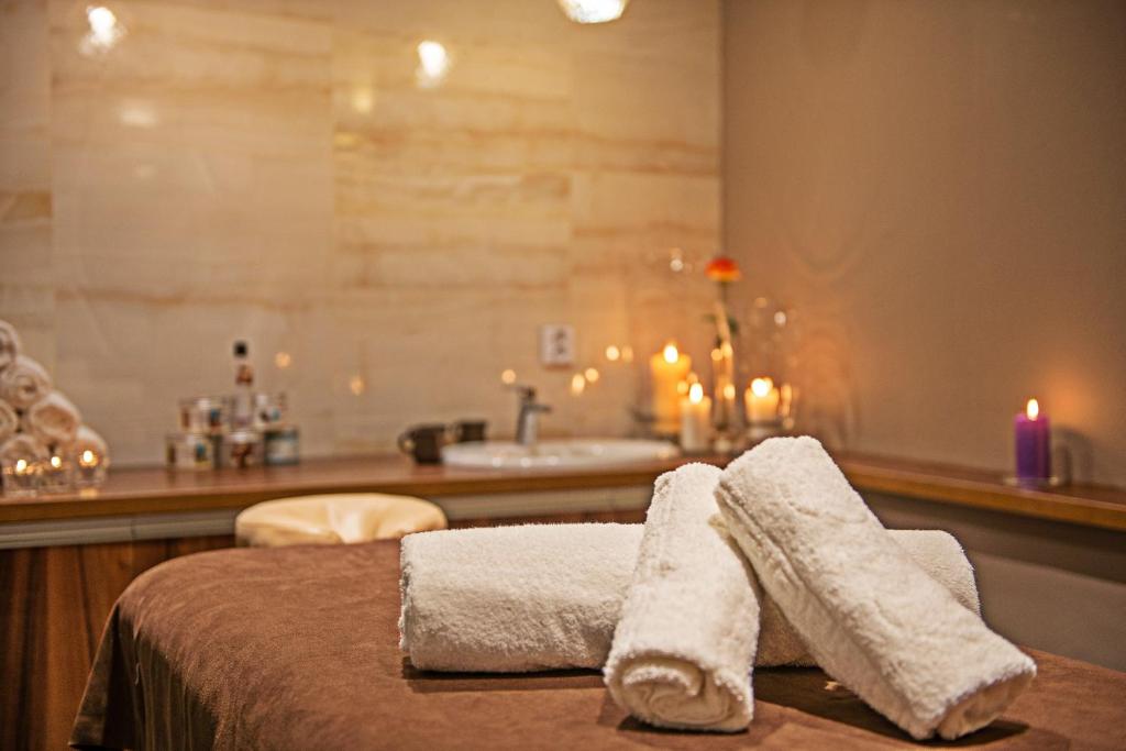 Posteľ alebo postele v izbe v ubytovaní Hotel Kazimierzówka