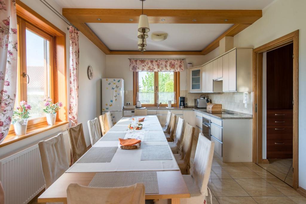 Kuchyňa alebo kuchynka v ubytovaní Villa Morela
