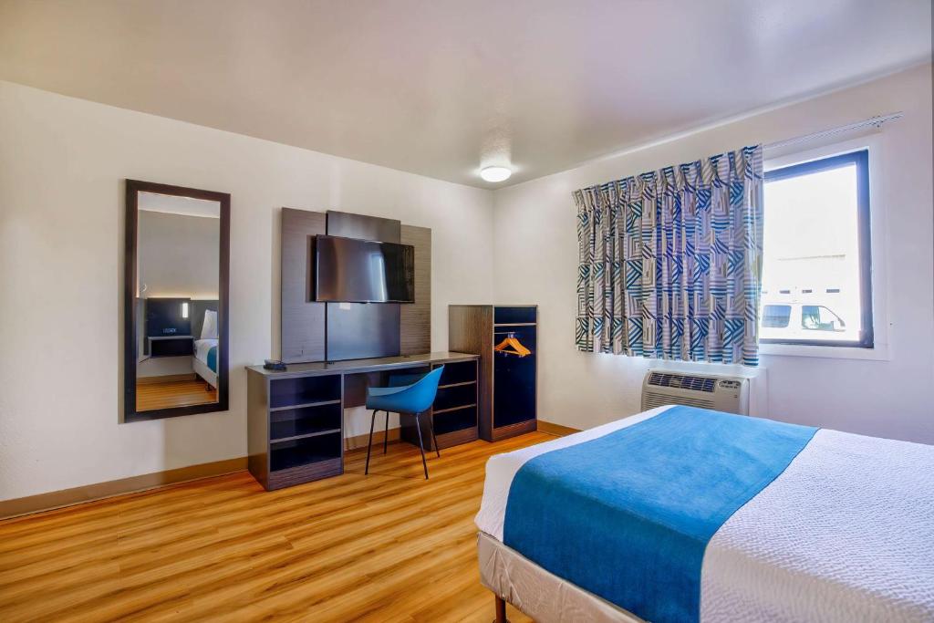 Motel 6-Duluth, MN photo