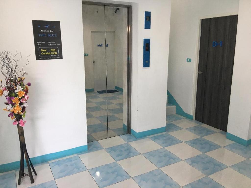 PATONG BLUE HOTEL - Resim 12