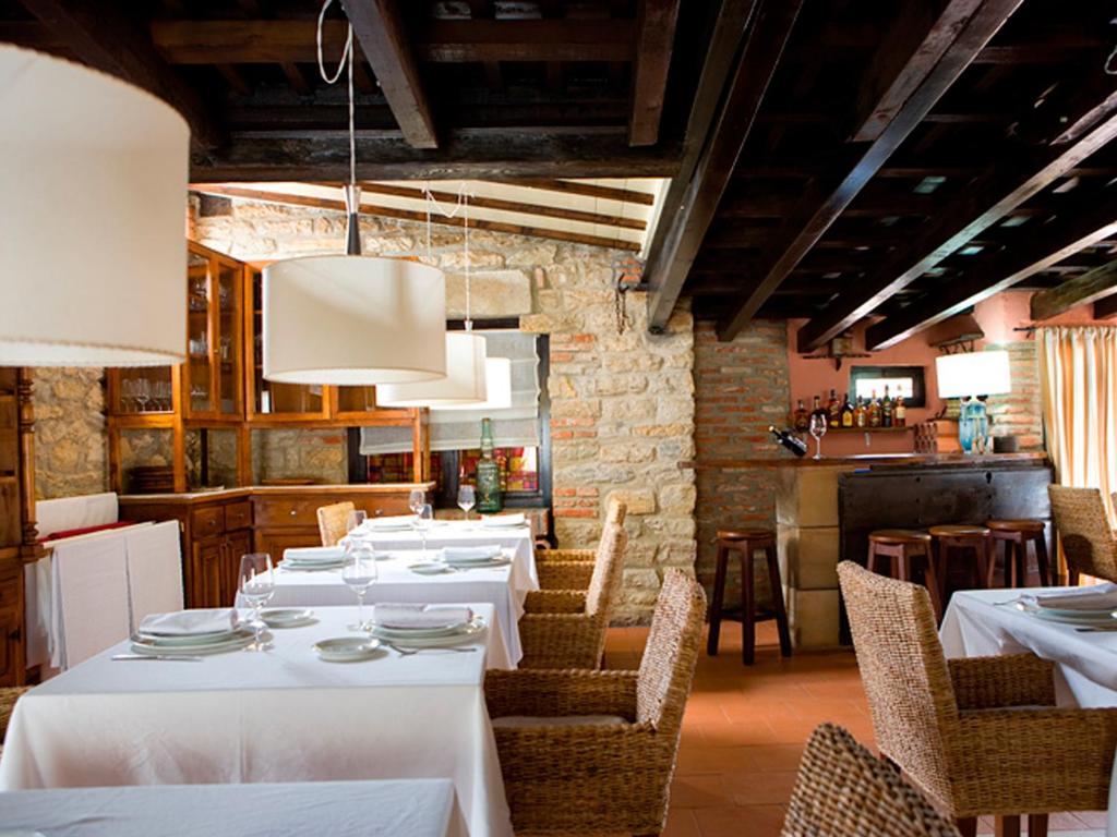 Un restaurante o sitio para comer en Posada Santa Ana