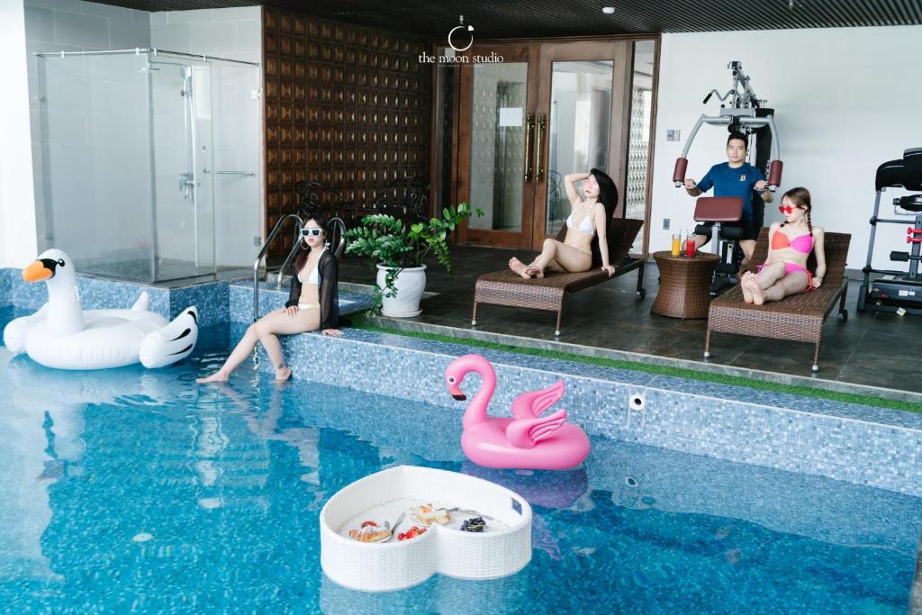 Bazén v ubytování Nostalgia Boutique Hotel nebo v jeho okolí