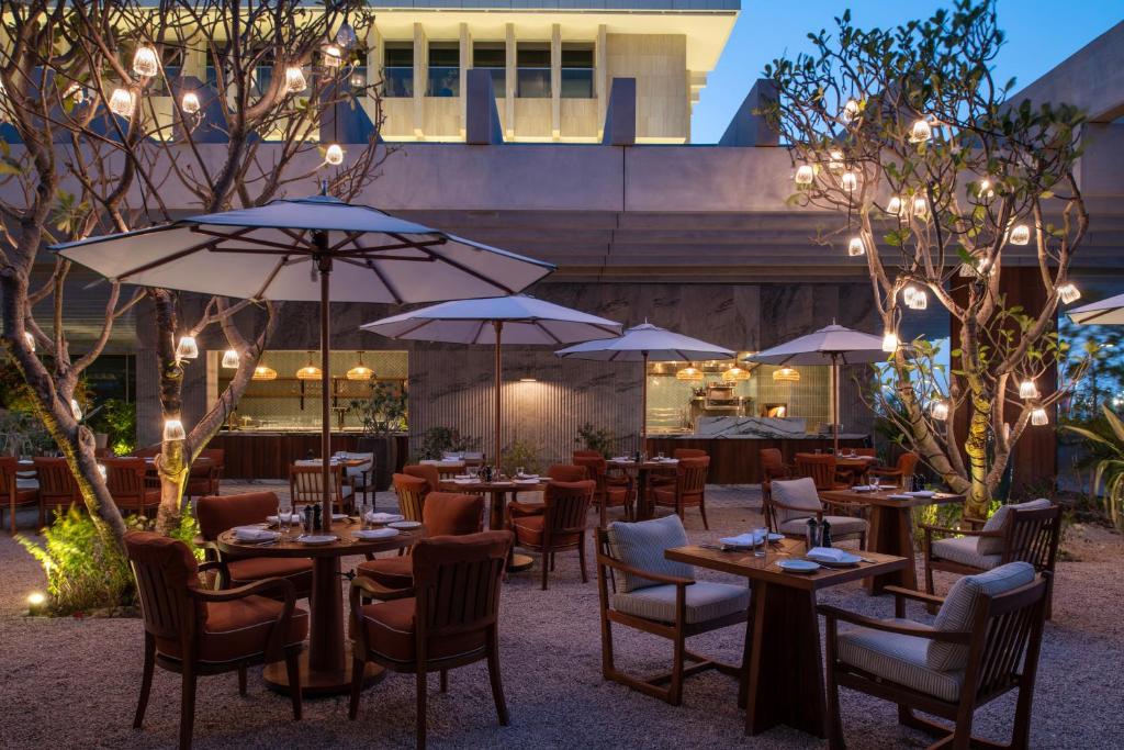 Restoran või mõni muu söögikoht majutusasutuses The Ned Doha
