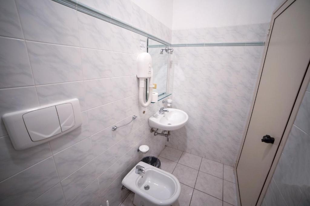 A bathroom at Residence New Paradise