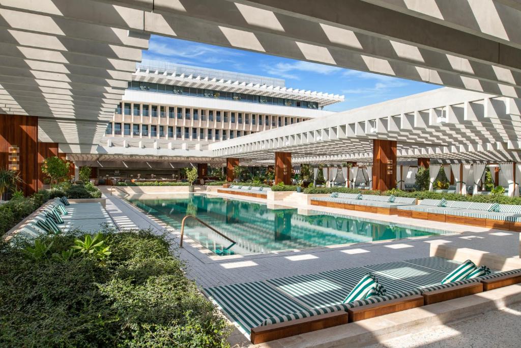 Bassein majutusasutuses The Ned Doha või selle lähedal