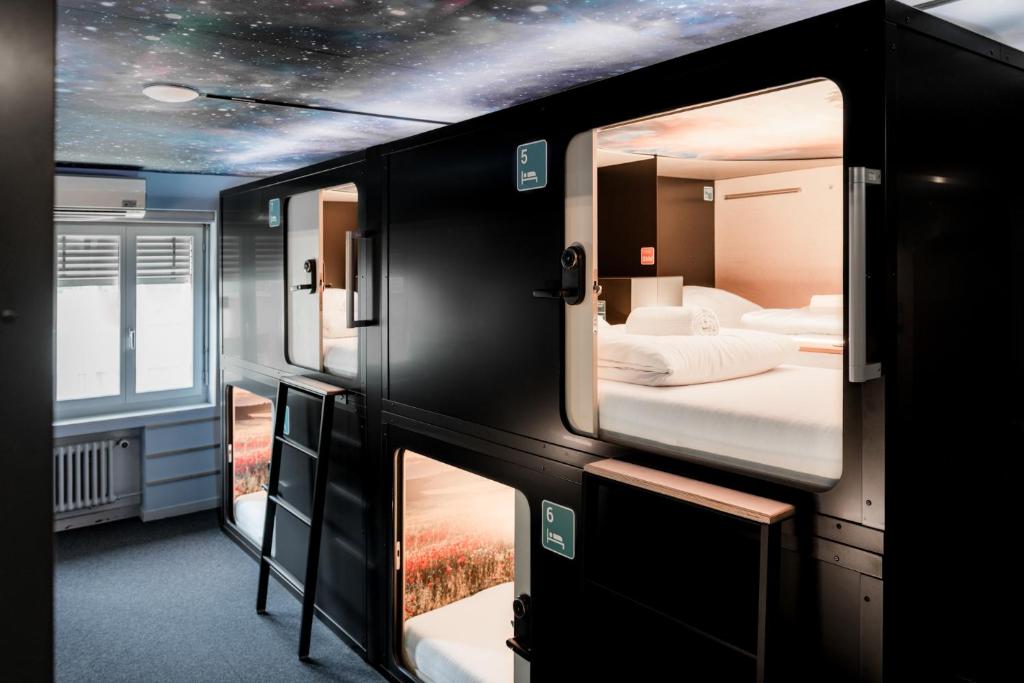 Capsule Hotel - Lucerne TheLAB - Resim 31