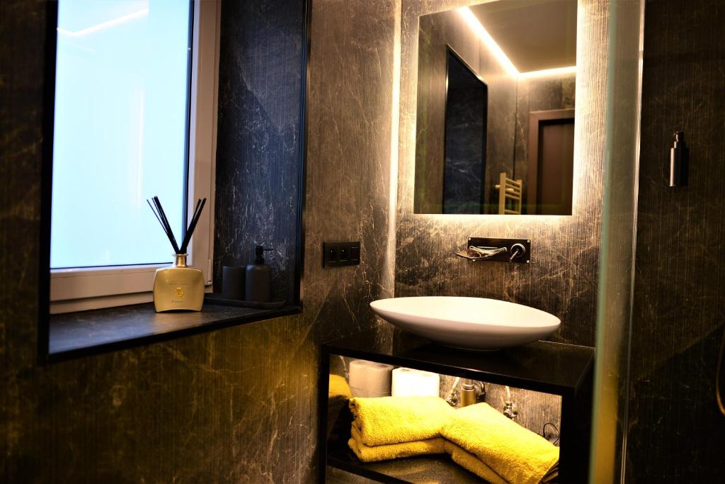 Koupelna v ubytování Modern apartment with terrace at Theaterplein