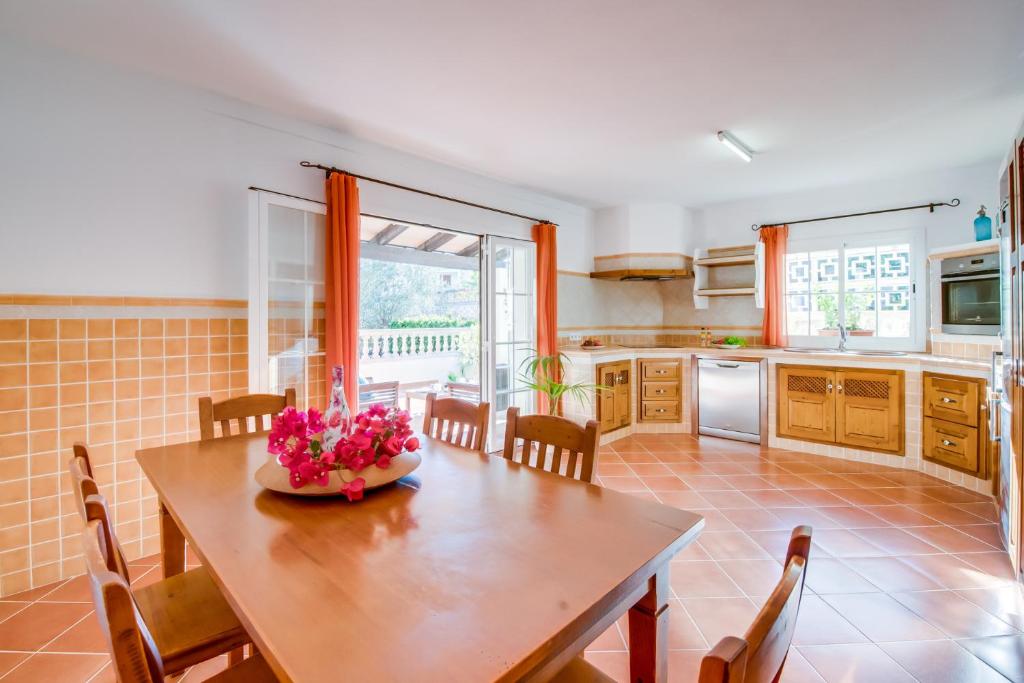 Kuchyň nebo kuchyňský kout v ubytování Ideal Property Mallorca - Can Jaume