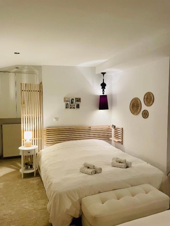 Postel nebo postele na pokoji v ubytování Sea View Luxury Studio Palaio Faliro