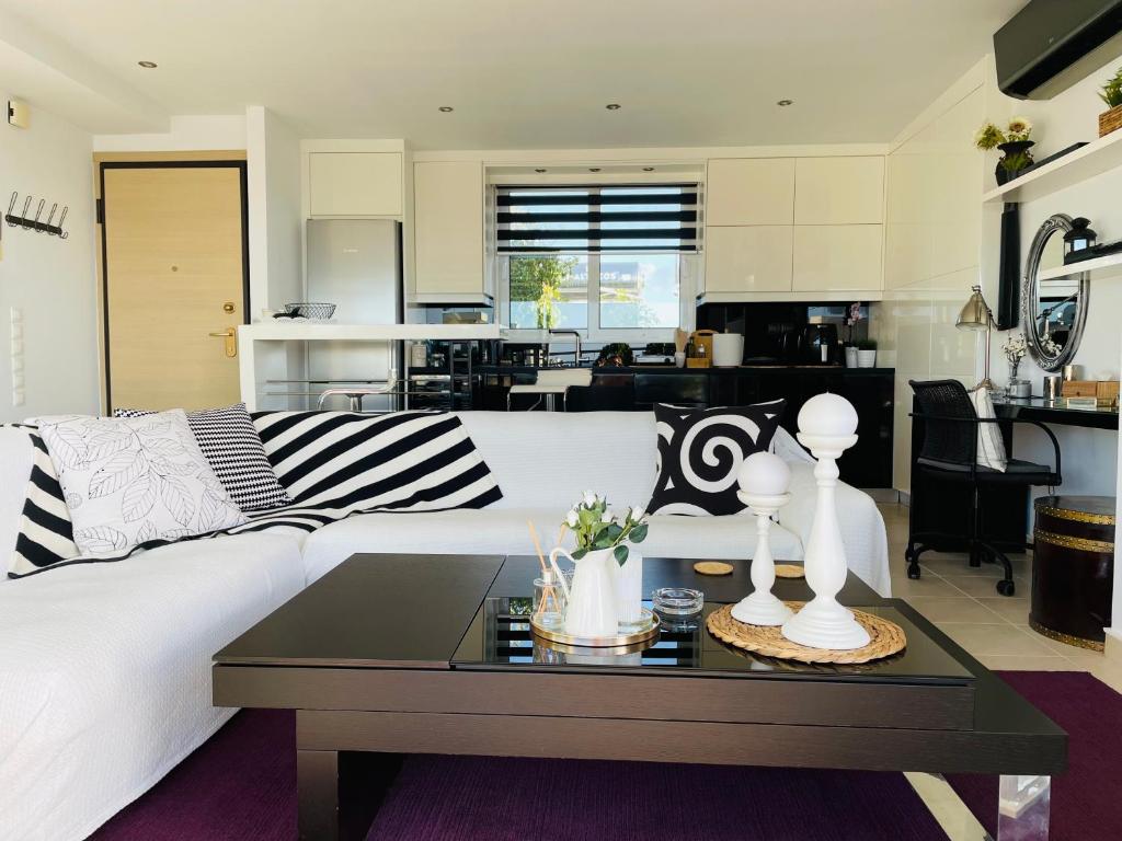 Kuchyň nebo kuchyňský kout v ubytování Sea View Luxury Studio Palaio Faliro