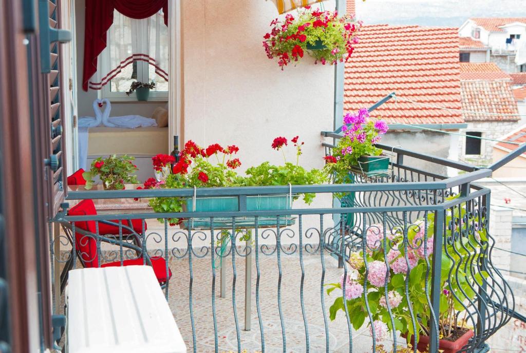 Apartments Angela with Old Town view - 3