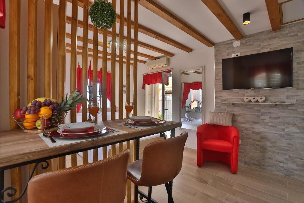 Apartments Angela with Old Town view - 8