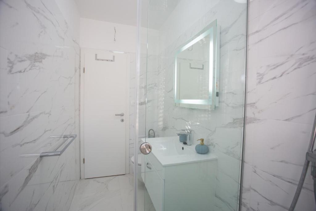 Apartments Angela with Old Town view - 12