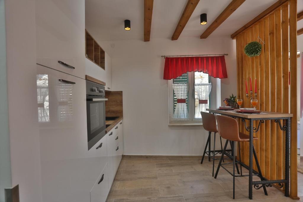 Apartments Angela with Old Town view - 15