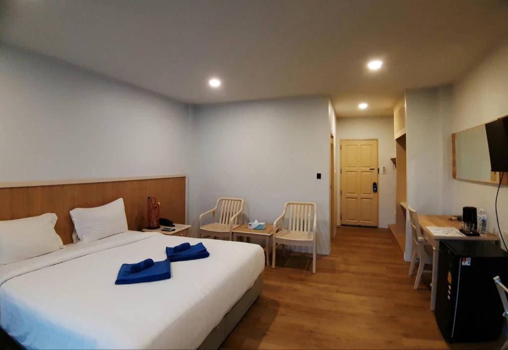 Postel nebo postele na pokoji v ubytování Karon Living Room - SHA Plus