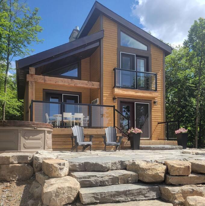 Creekside Cabin 2 BR Luxury Retreat Bobcaygeon, Bobcaygeon (updated