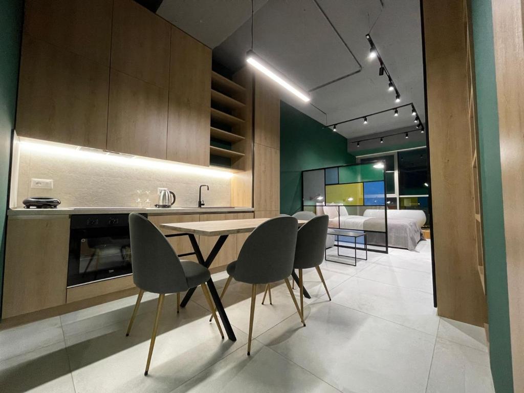 Kuchyň nebo kuchyňský kout v ubytování Ambassador Skyline Apartments