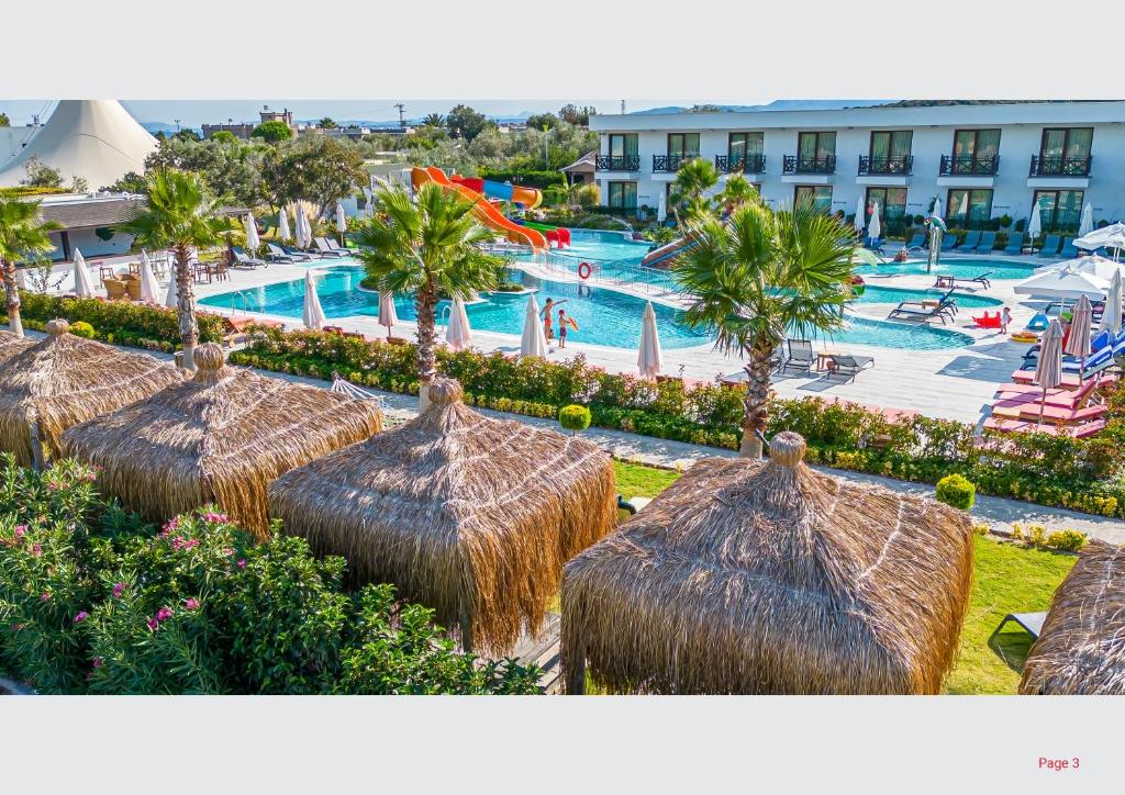 Bazén v ubytování Assos Barbarossa Special Class Hotel nebo v jeho okolí