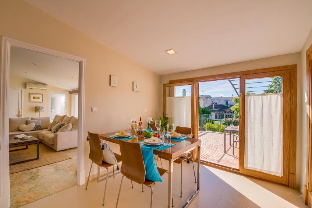 Posezení v ubytování Ideal Property Mallorca - Binibonaire 2 PAX