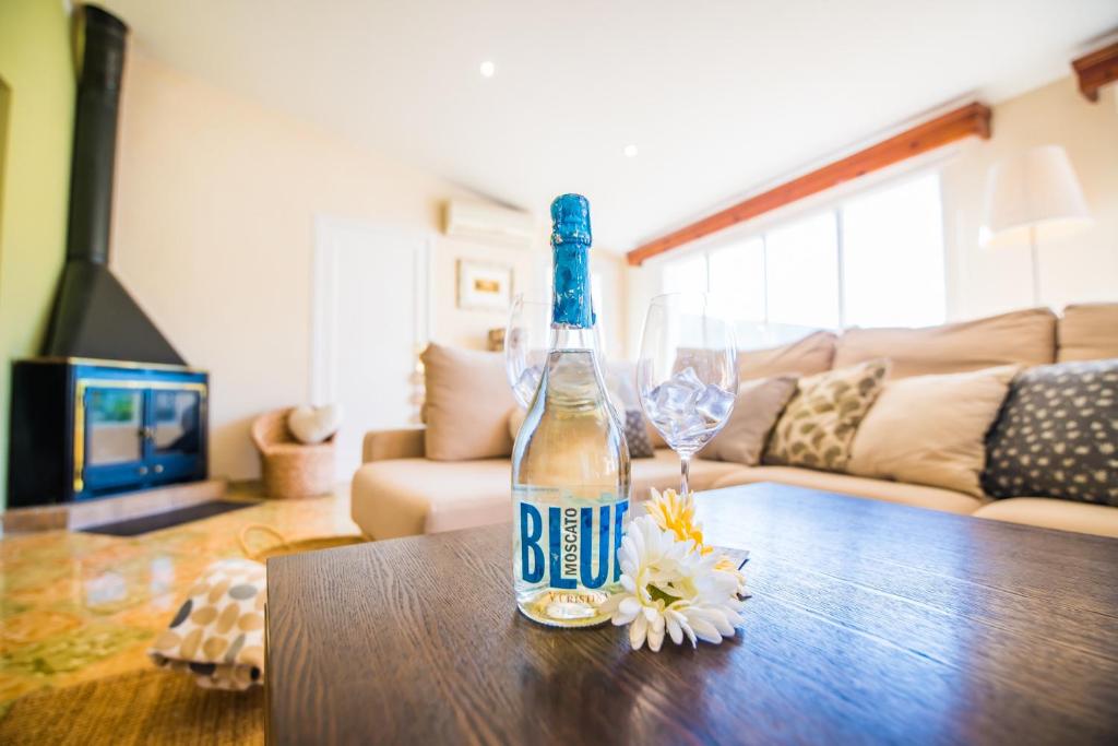 Nápoje v ubytování Ideal Property Mallorca - Binibonaire 2 PAX
