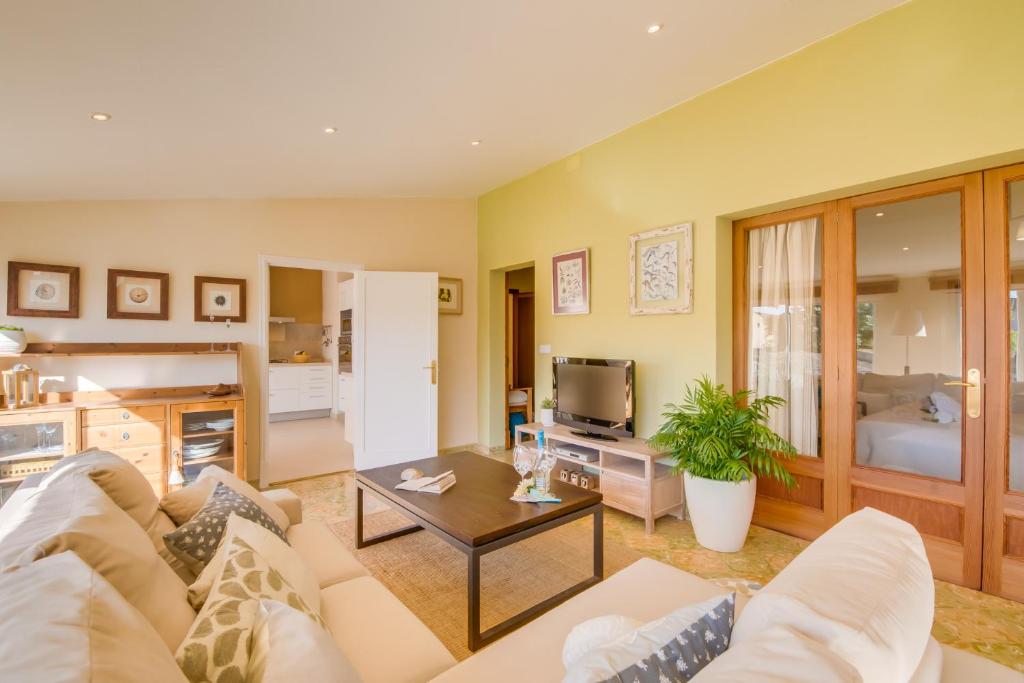 TV a/nebo společenská místnost v ubytování Ideal Property Mallorca - Binibonaire 2 PAX