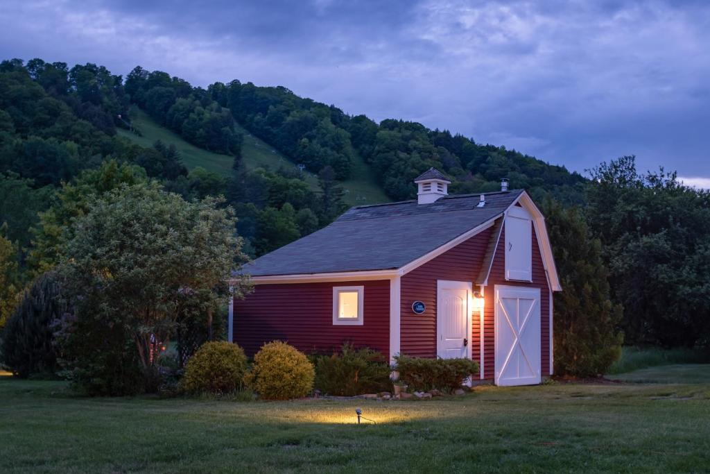 Pomfret Bungalow, South Pomfret (updated prices 2024)