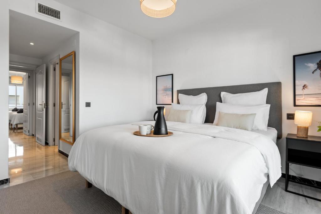 Postel nebo postele na pokoji v ubytování Modern Apartment - 2 Bedrooms, Beachside - Puerto Banús