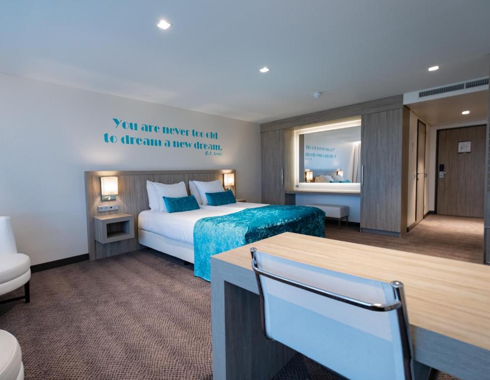 Postel nebo postele na pokoji v ubytování Van der Valk Hotel Vianen - Utrecht