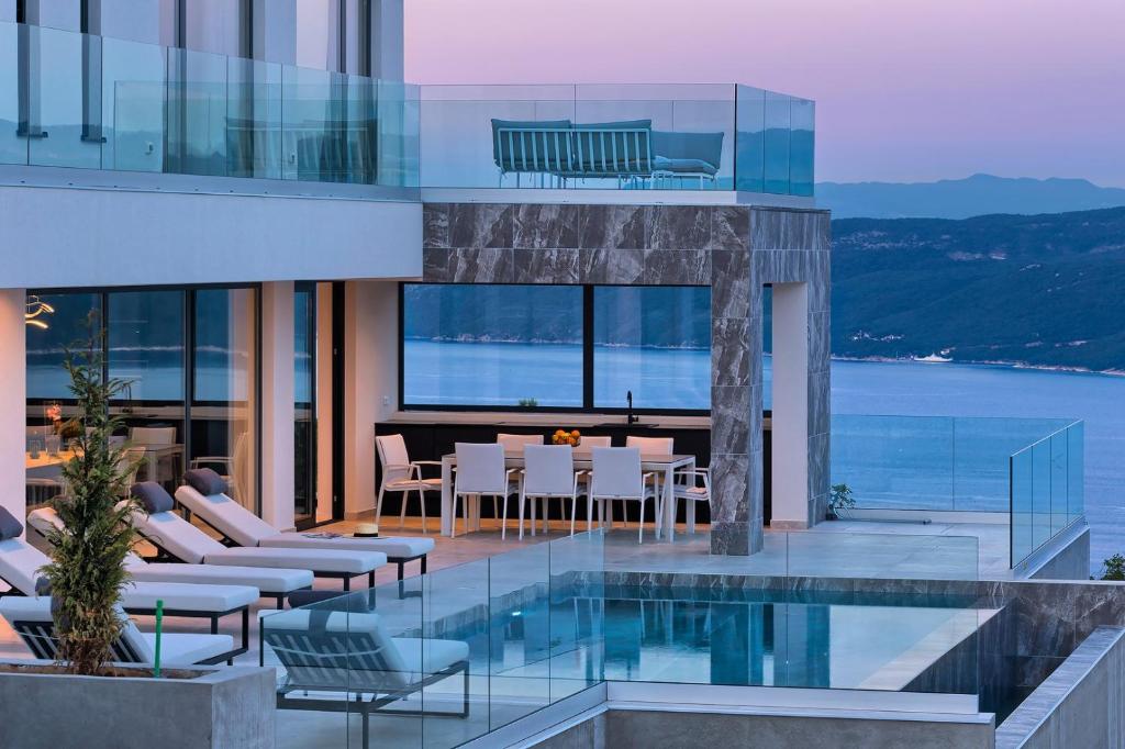 Příroda nedaleko vily