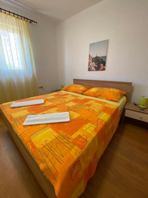 Posteľ alebo postele v izbe v ubytovaní Spacious And Bright Two Bedroom Apartment With Outdoor Area
