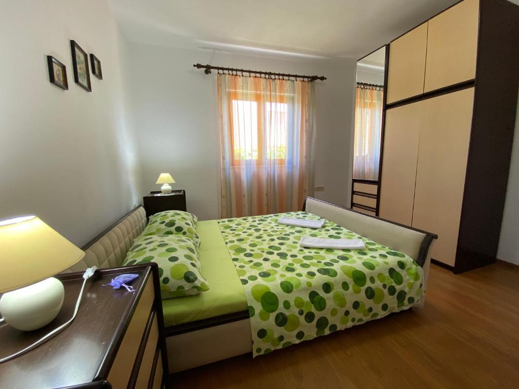 Posteľ alebo postele v izbe v ubytovaní Spacious And Bright Two Bedroom Apartment With Outdoor Area