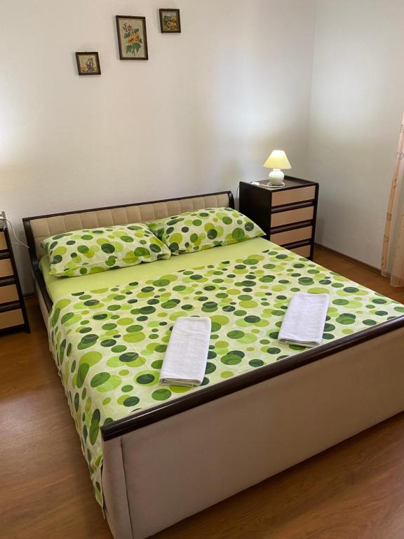 Posteľ alebo postele v izbe v ubytovaní Spacious And Bright Two Bedroom Apartment With Outdoor Area