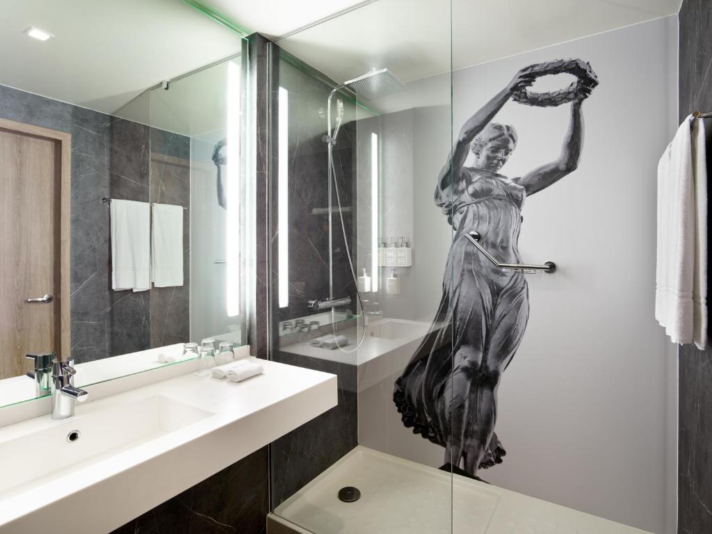 Koupelna v ubytování Park Inn by Radisson Luxembourg City