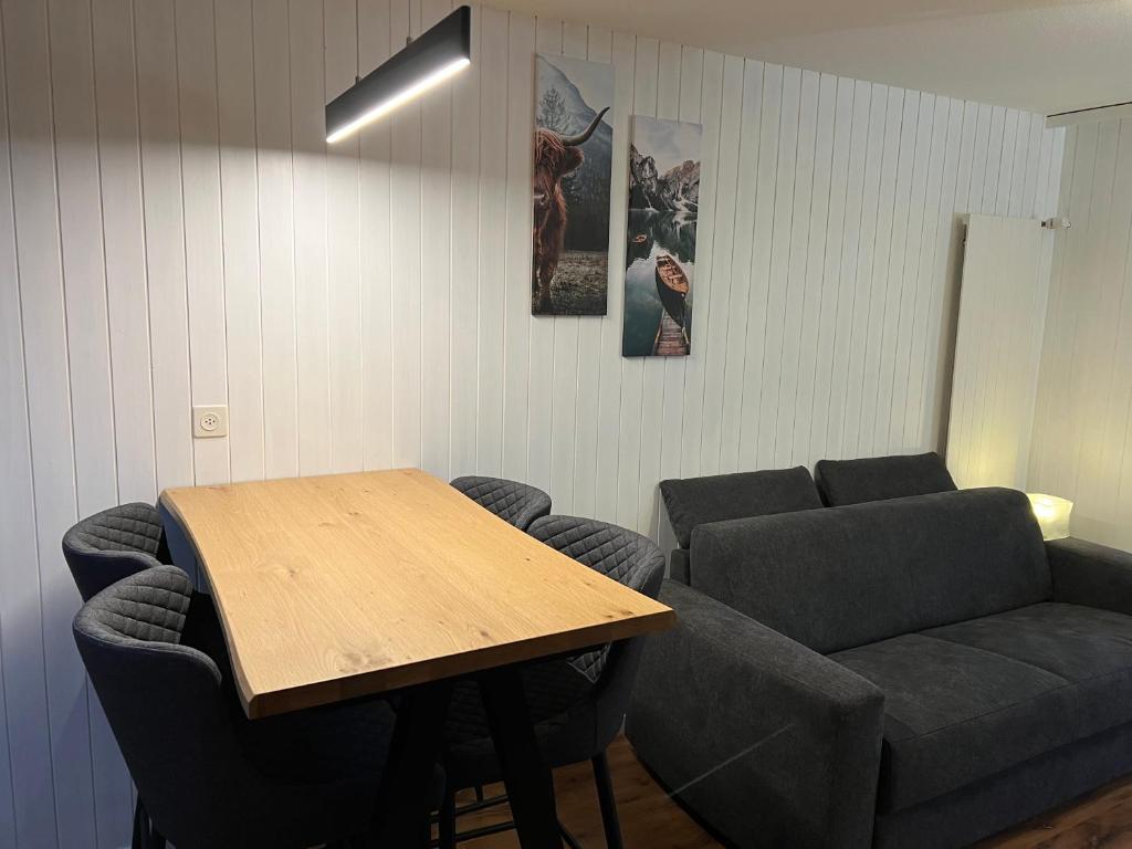 Posezení v ubytování Cosy studio for 4 near ski lift, MELEZES K22