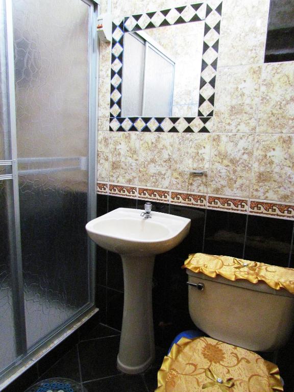 Koupelna v ubytování Hotel Colquewasi