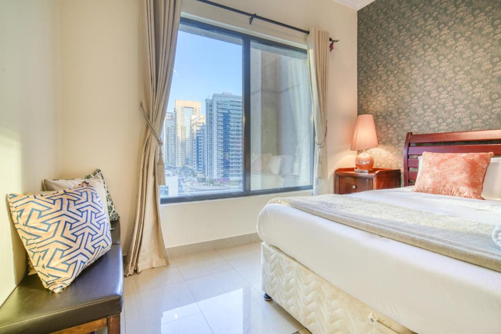 Full Marina View & Beach Access, Luxury apartment prime location