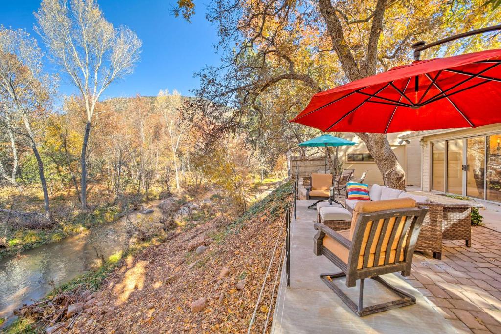 Beautiful Cabin with Deck on East Verde River!, Beaver Valley Estates