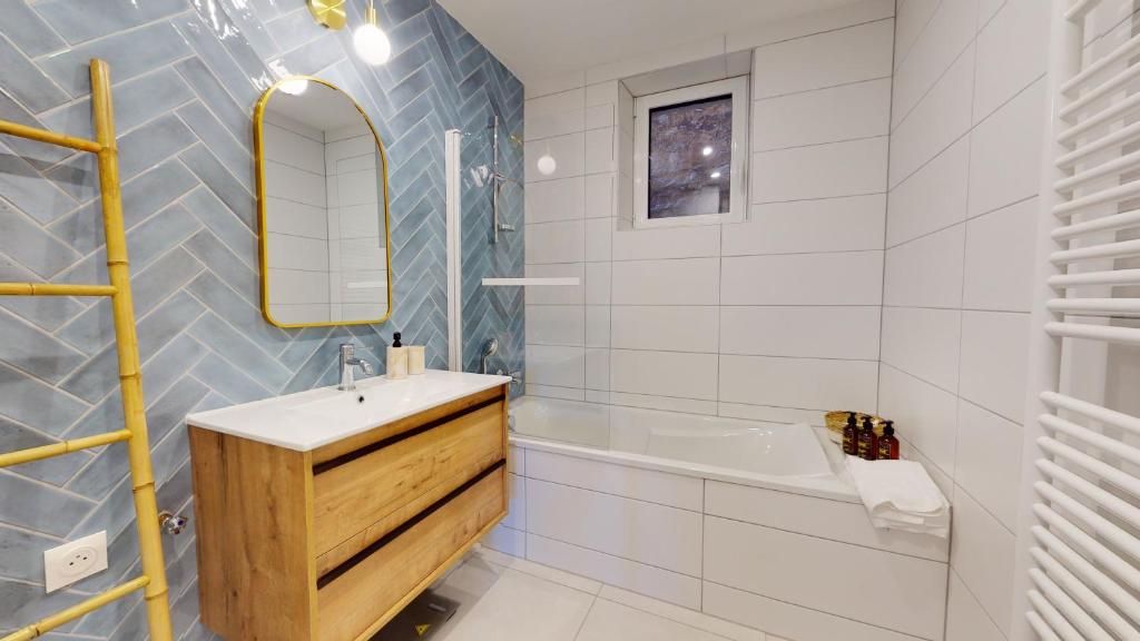 Łazienka w obiekcie Appartements Le Tilleul de la Vallée Noble
