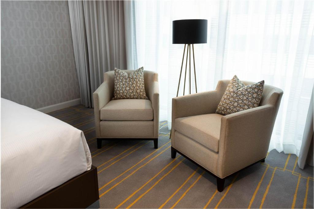 Χώρος καθιστικού στο Sutton Place Hotel Toronto