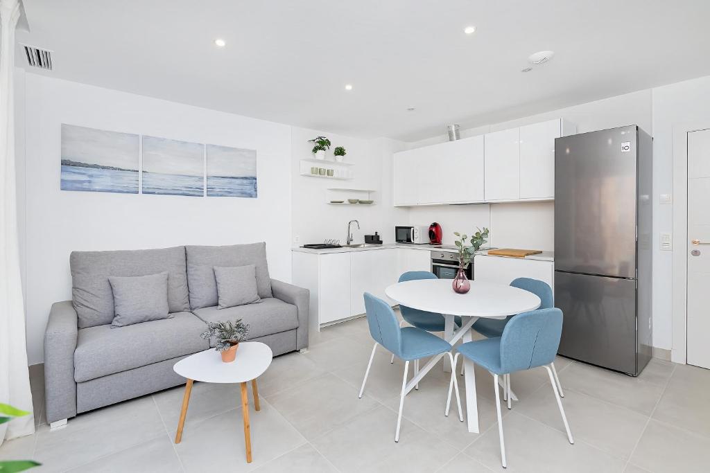 A kitchen or kitchenette at BHost - Waikiki