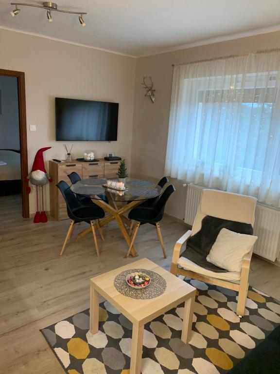 TV a/nebo společenská místnost v ubytování Mátrai Kisház