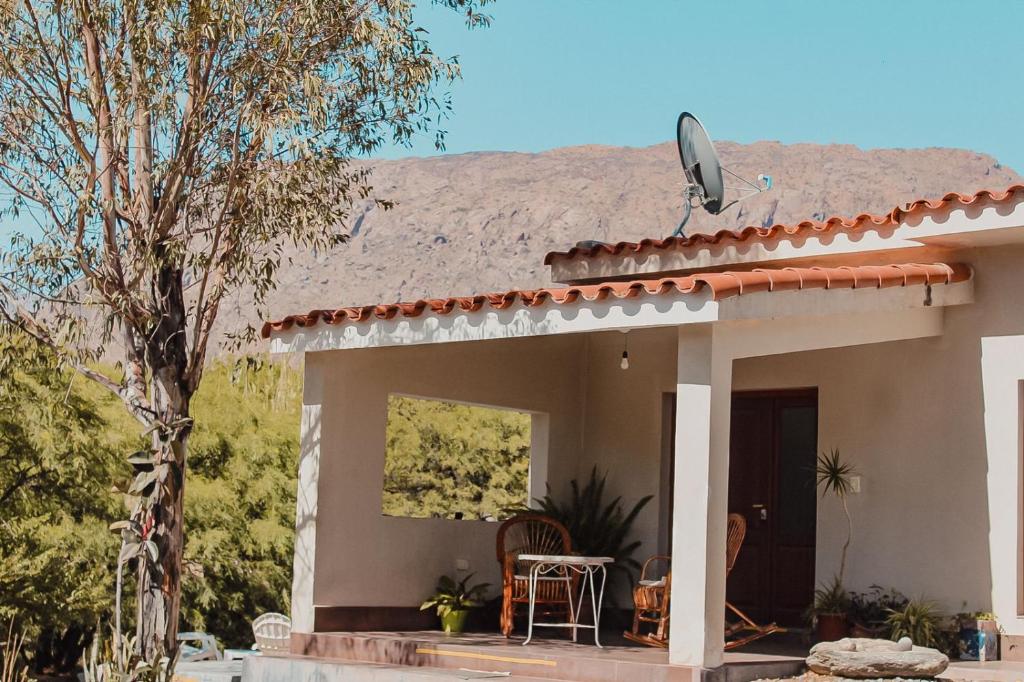 Casa del PEDREGAL rodeada de Paisajes y montañas