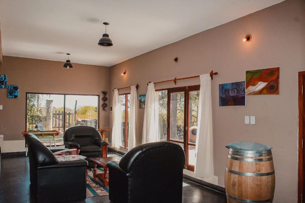 Casa del PEDREGAL rodeada de Paisajes y montañas